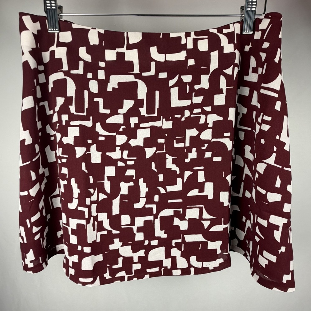 ON 34TH Skirt Womens Size 12 Red Cherry Wine Eccentric Print NWT